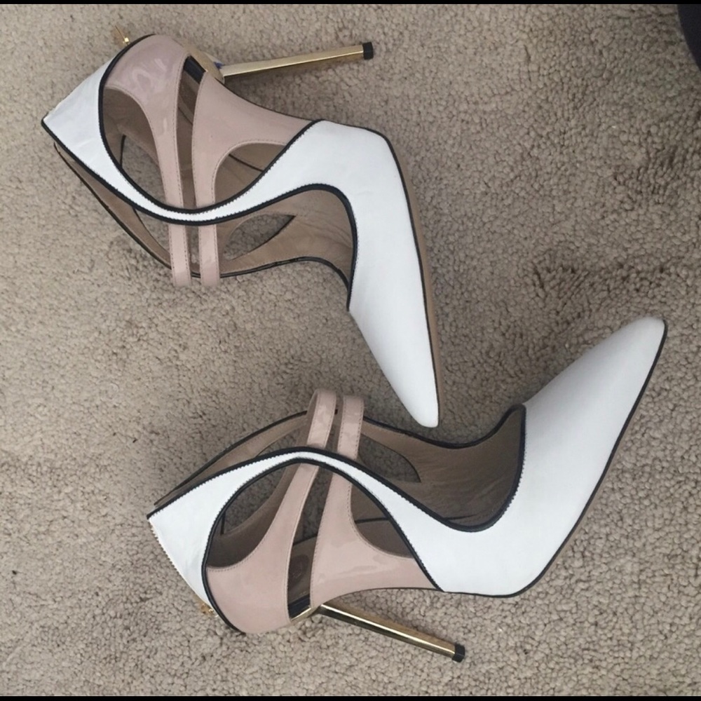 Size 39 heels.